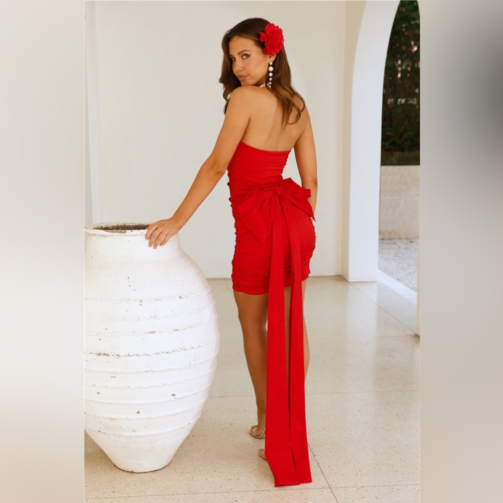 DEAR EMILIA LUXURY GIFT STRAPLESS SATIN MINI DRESS RED